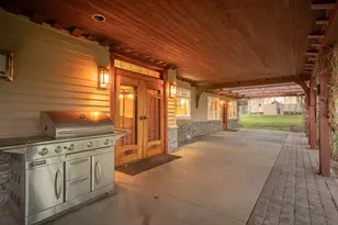 21925 Bear Creek Rd, Bend, OR 97701 - Photo 33