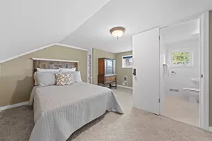21925 Bear Creek Rd, Bend, OR 97701 - Photo 51