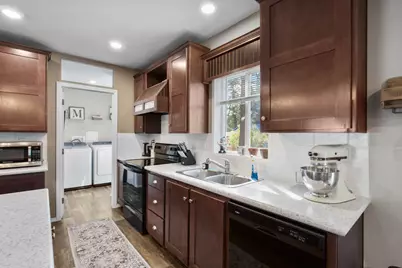 212 S Junction Avenue, Cave Junction, OR 97523 - Photo 9