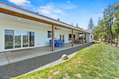 103 Summit Drive, Shady Cove, OR 97539 - Photo 3