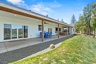 103 Summit Dr, Shady Cove, OR 97539 - Photo 3