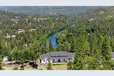 103 Summit Drive, Shady Cove, OR 97539 - Photo 1