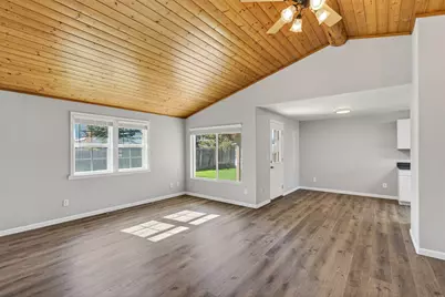 61839 Avonlea Circle, Bend, OR 97702 - Photo 11