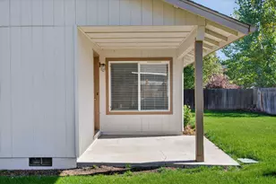 61839 Avonlea Cir, Bend, OR 97702 - Photo 35