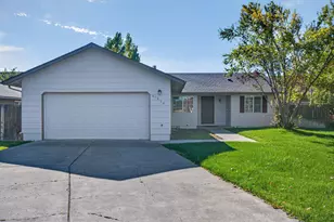 61839 Avonlea Cir, Bend, OR 97702 - Photo 3