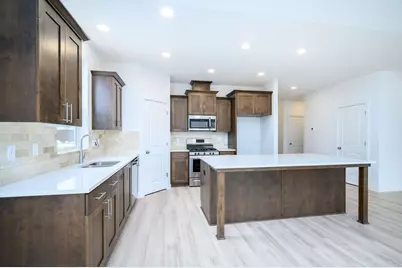 1147 Pumpkin #321, Eagle Point, OR 97524 - Photo 3