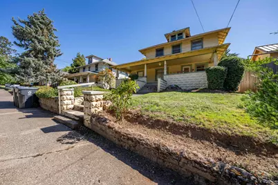 807 NW 5th Street, Grants Pass, OR 97526 - Photo 7