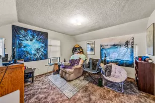 303 SW I St, Grants Pass, OR 97526 - Photo 9