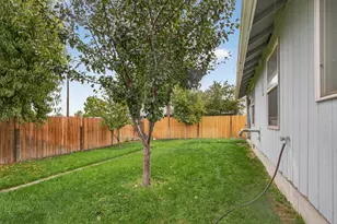 2937 SW Salmon Ave, Redmond, OR 97756 - Photo 23