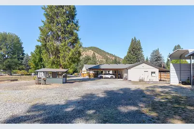 2951 Rogue River Highway, Gold Hill, OR 97525 - Photo 59