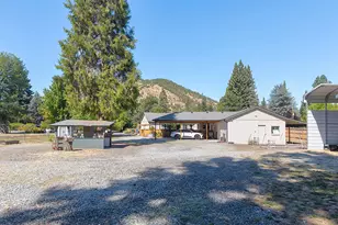 2951 Rogue River Hwy, Gold Hill, OR 97525 - Photo 59