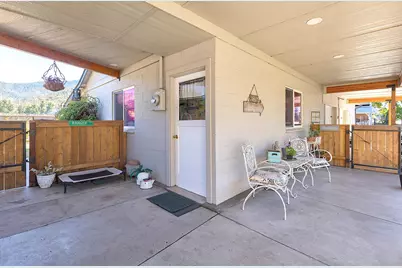 2951 Rogue River Highway, Gold Hill, OR 97525 - Photo 37