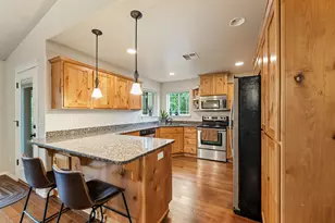 213 Kroner Dr, Grants Pass, OR 97527 - Photo 9