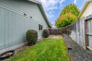 213 Kroner Dr, Grants Pass, OR 97527 - Photo 25