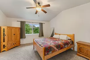 213 Kroner Dr, Grants Pass, OR 97527 - Photo 11