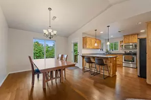 213 Kroner Dr, Grants Pass, OR 97527 - Photo 7