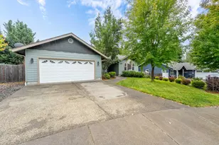 213 Kroner Dr, Grants Pass, OR 97527 - Photo 23