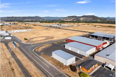 1339 Avenue F, White City, OR 97503 - Photo 3