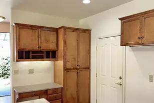 2770 Parkwood Village Ln, Central Point, OR 97502 - Photo 7