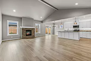 3726 Carlin Dr, Medford, OR 97504 - Photo 3