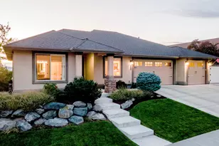 240 Skyridge Dr, Klamath Falls, OR 97603 - Photo 3