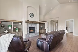 61076 Manhae Loop, Bend, OR 97702 - Photo 13