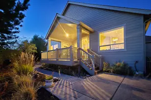 61076 Manhae Loop, Bend, OR 97702 - Photo 5