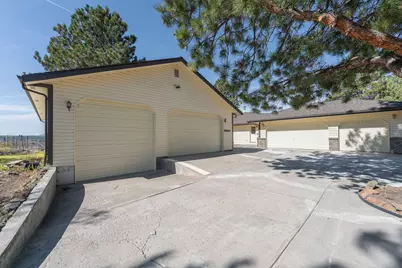 59649 Okanagan Lane, Bend, OR 97702 - Photo 17