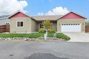 1901 SW G St, Grants Pass, OR 97526 - Photo 1