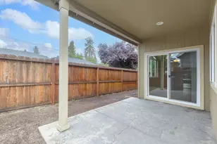 1901 SW G St, Grants Pass, OR 97526 - Photo 15