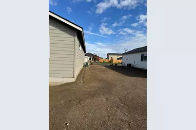 265 NW Par Avenue, Madras, OR 97741 - Photo 39