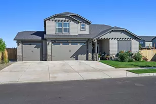 3370 NW 15th St, Redmond, OR 97756 - Photo 1