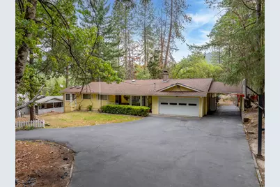 310 Surrey Drive, Grants Pass, OR 97526 - Photo 3