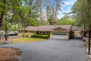 310 Surrey Dr, Grants Pass, OR 97526 - Photo 3