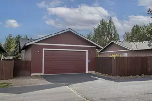 20650 Honeysuckle Ln, Bend, OR 97702 - Photo 21