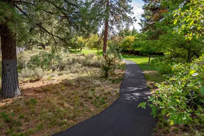 60523 Hedgewood Lane, Bend, OR 97702 - Photo 29
