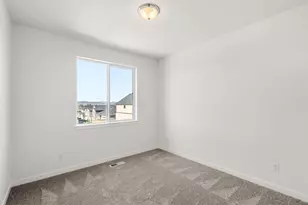 671 Old Waverly Way, Eagle Point, OR 97524 - Photo 19