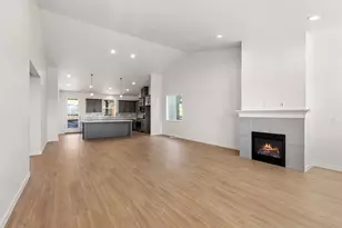 671 Old Waverly Way, Eagle Point, OR 97524 - Photo 5