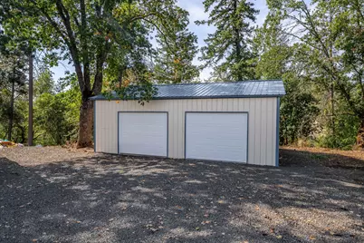 2900 Rogue River Drive, Eagle Point, OR 97524 - Photo 23