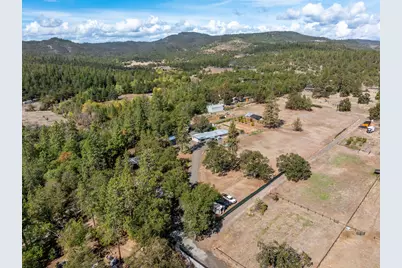 2900 Rogue River Drive, Eagle Point, OR 97524 - Photo 43