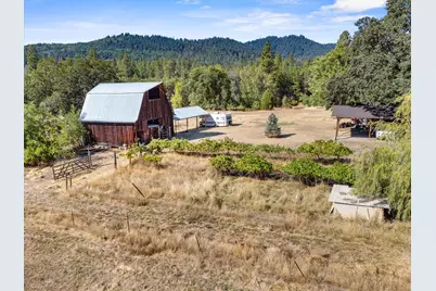 5442 Hugo Road, Grants Pass, OR 97526 - Photo 3