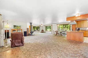 5442 Hugo Rd, Grants Pass, OR 97526 - Photo 9