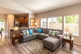 2911 NW Hemlock Ln, Redmond, OR 97756 - Photo 7