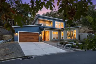 683 Ashland Creek Dr, Ashland, OR 97520 - Photo 3