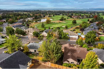 375 Robert Trent Jones Boulevard, Eagle Point, OR 97524 - Photo 15