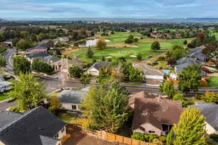 375 Robert Trent Jones Blvd, Eagle Point, OR 97524 - Photo 15