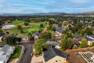 375 Robert Trent Jones Blvd, Eagle Point, OR 97524 - Photo 13