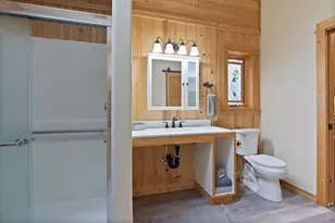 19434 River Woods Dr, Bend, OR 97702 - Photo 37