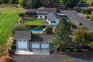 198 NE Marmot Ln, Prineville, OR 97754 - Photo 3