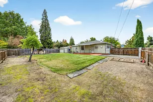 2435 Stearns Way, Medford, OR 97501 - Photo 47